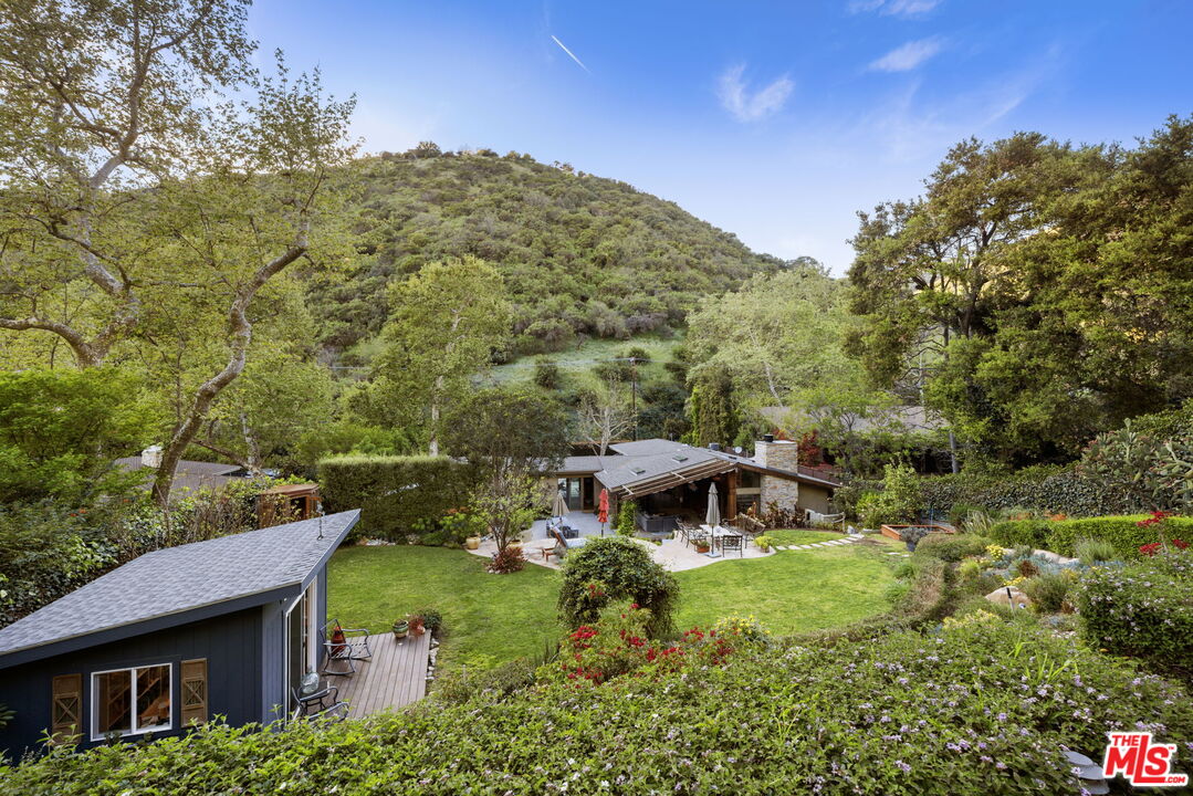 2618 Mandeville Canyon Rd