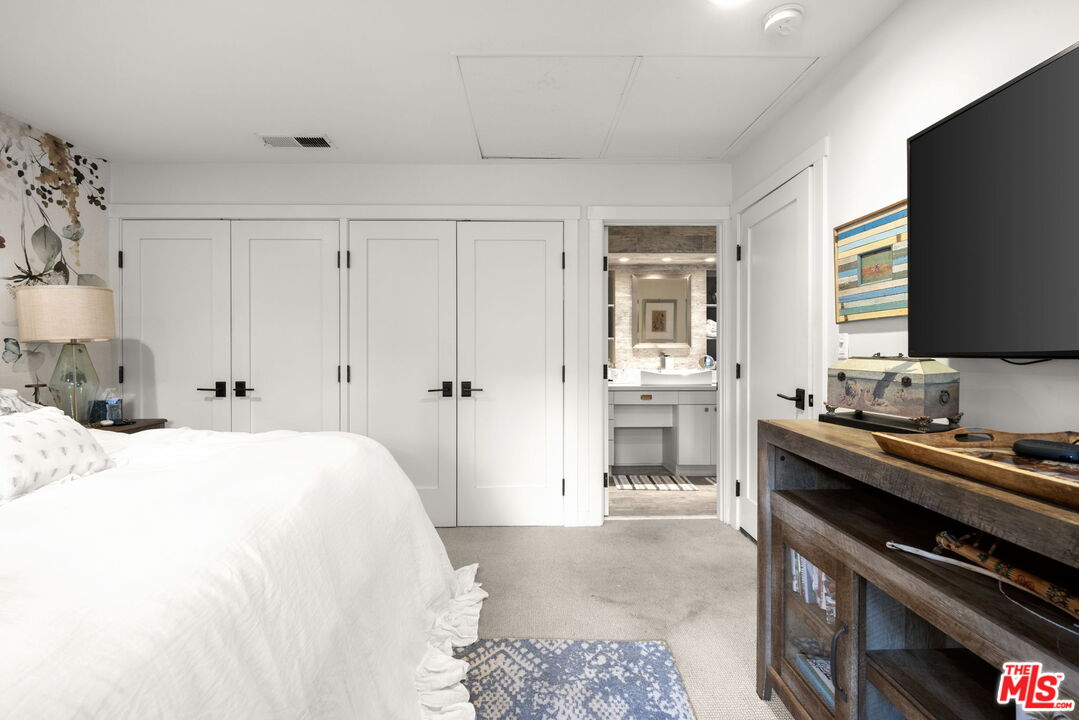 2618 Mandeville Canyon Rd