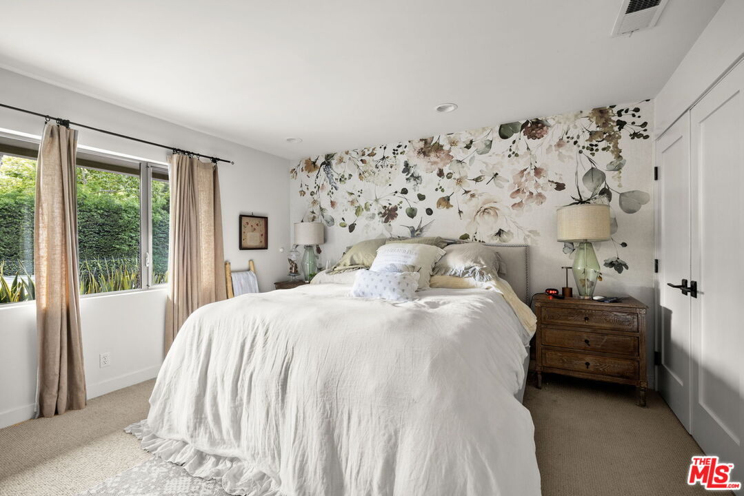 2618 Mandeville Canyon Rd