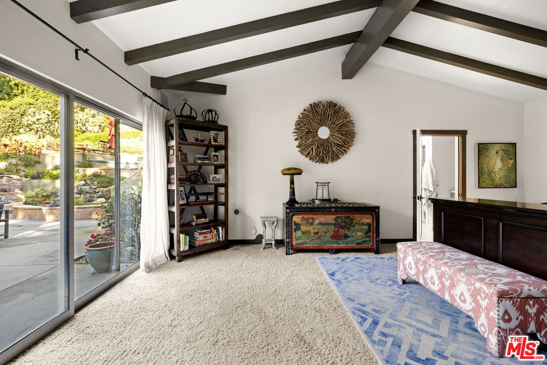 2618 Mandeville Canyon Rd