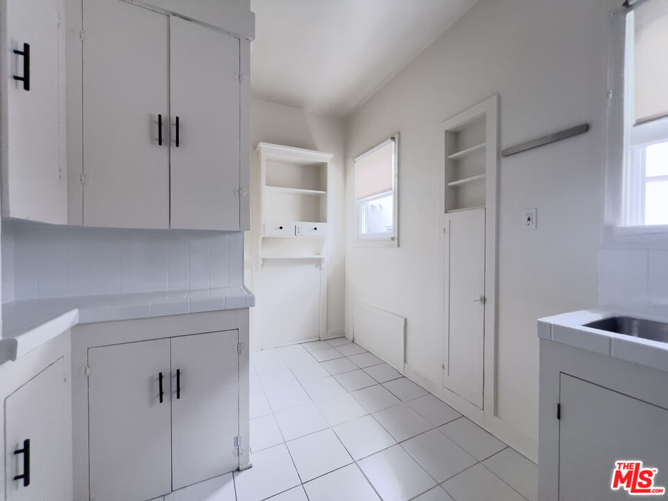 1532 Rosalia Rd Unit: 3/4