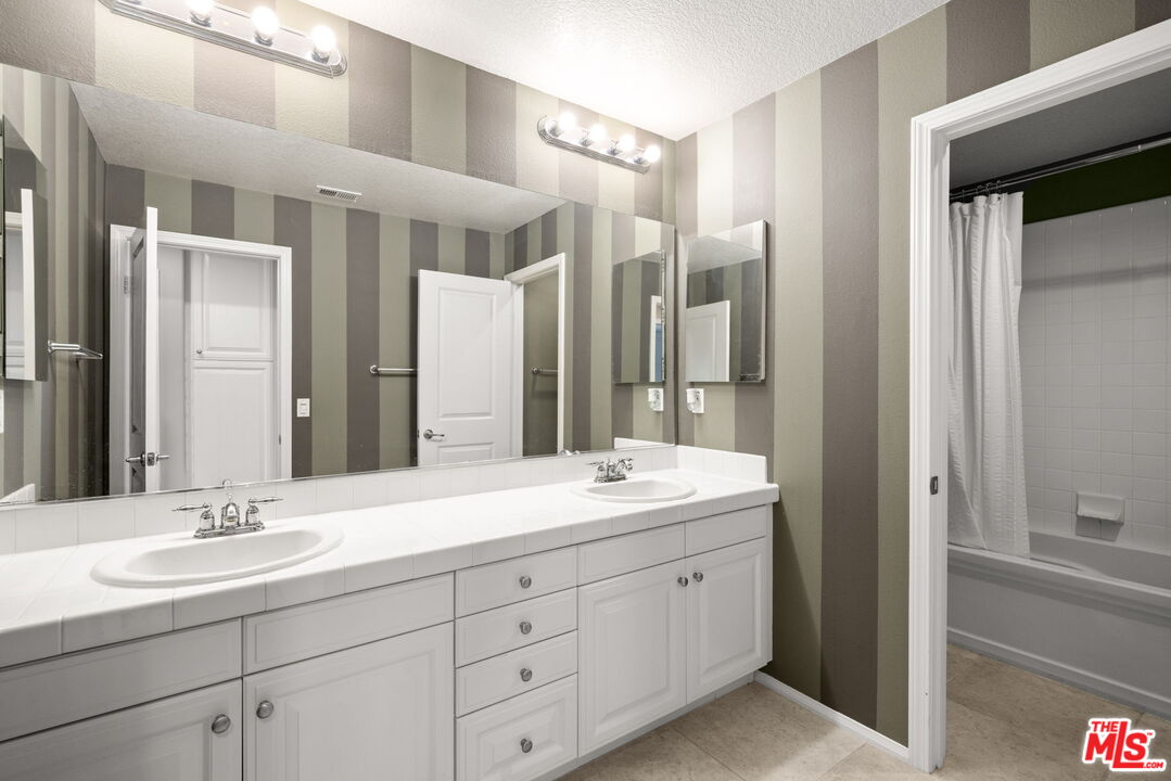 631 Clearwater Creek Dr Unit: 30