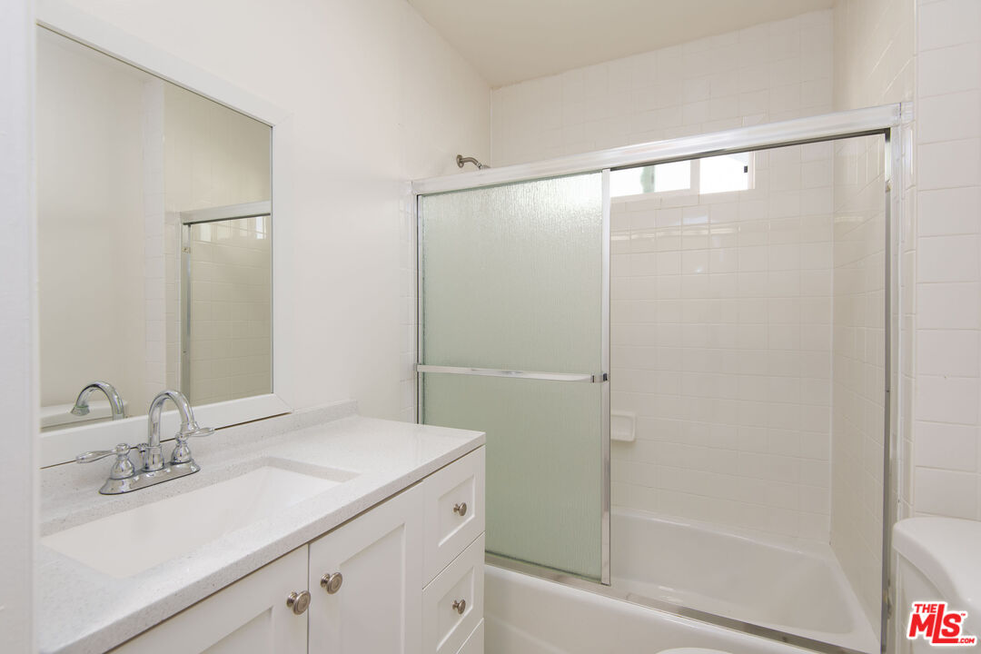 2132 S Cloverdale Ave