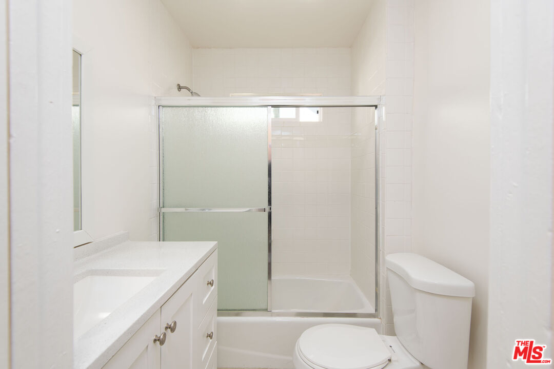 2132 S Cloverdale Ave