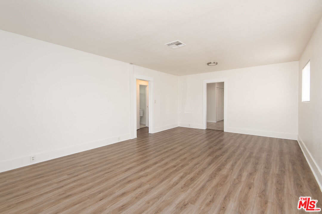 2132 S Cloverdale Ave