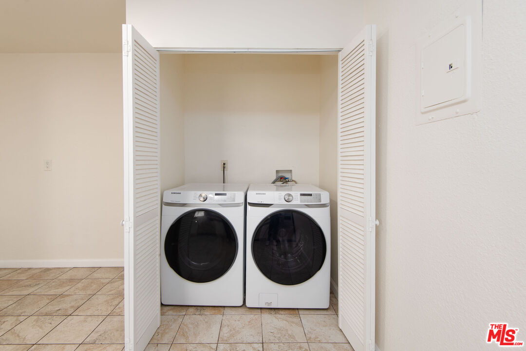 2132 S Cloverdale Ave