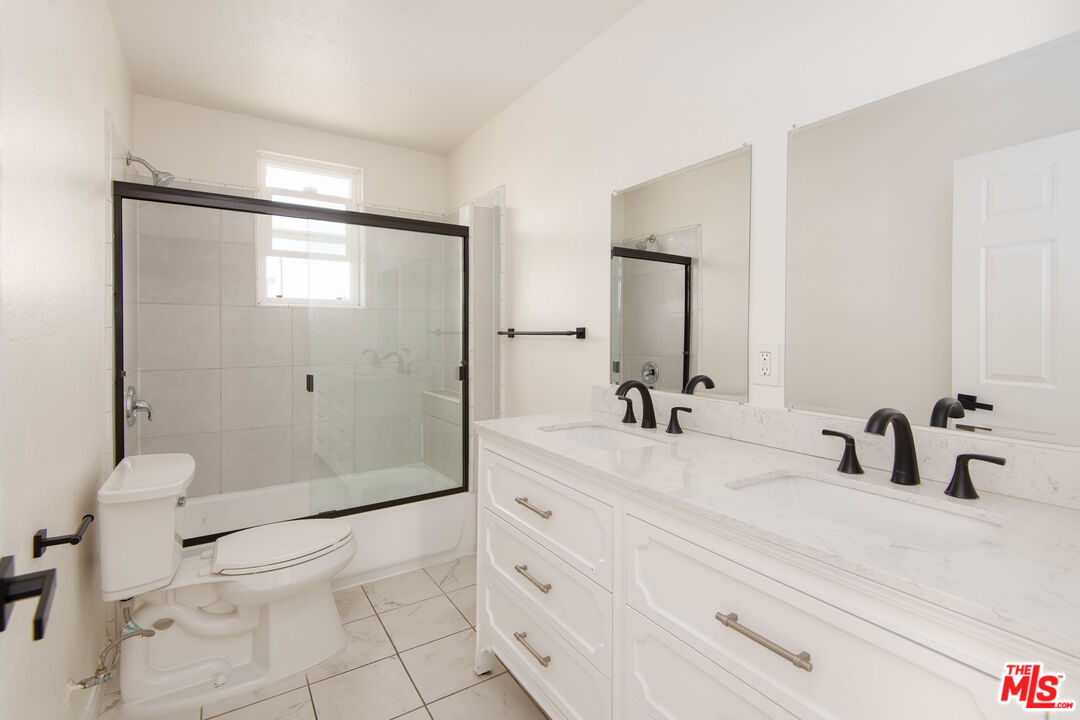 2134 S Cloverdale Ave