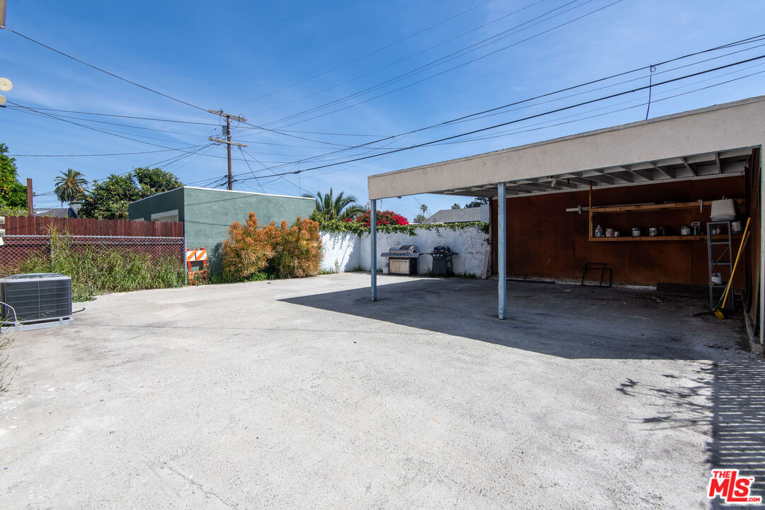 2134 S Cloverdale Ave