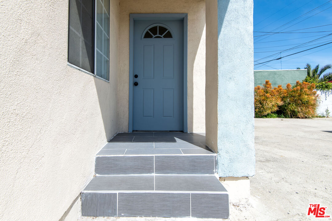 2134 S Cloverdale Ave