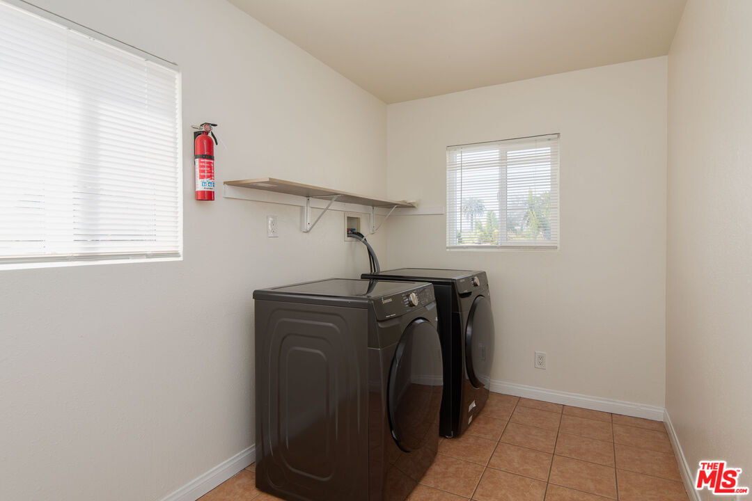 2134 S Cloverdale Ave