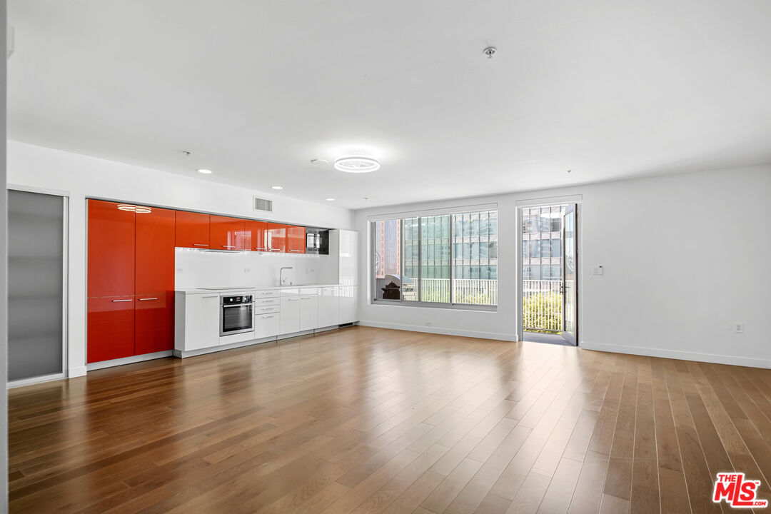 901 S Flower St Unit: 703