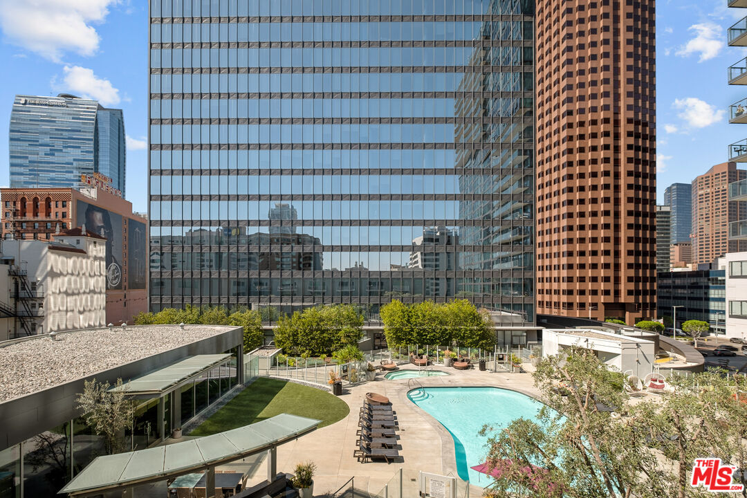 901 S Flower St Unit: 703