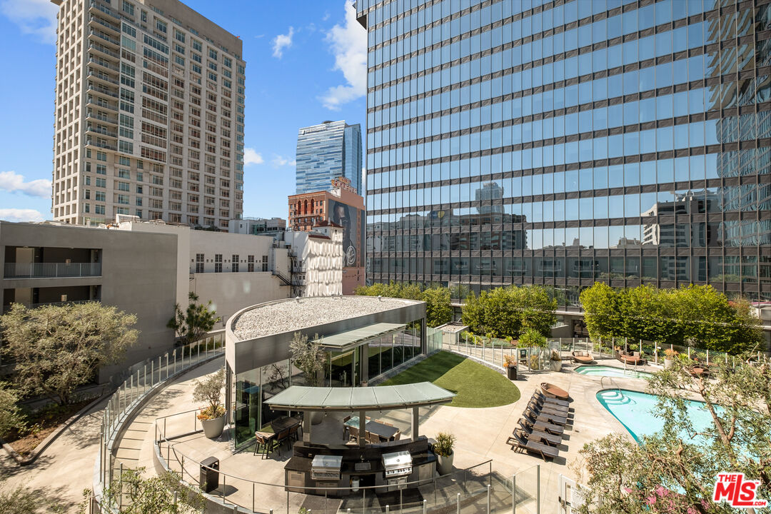 901 S Flower St Unit: 703