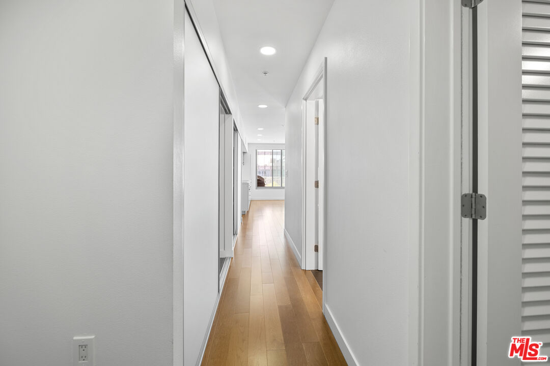 901 S Flower St Unit: 703