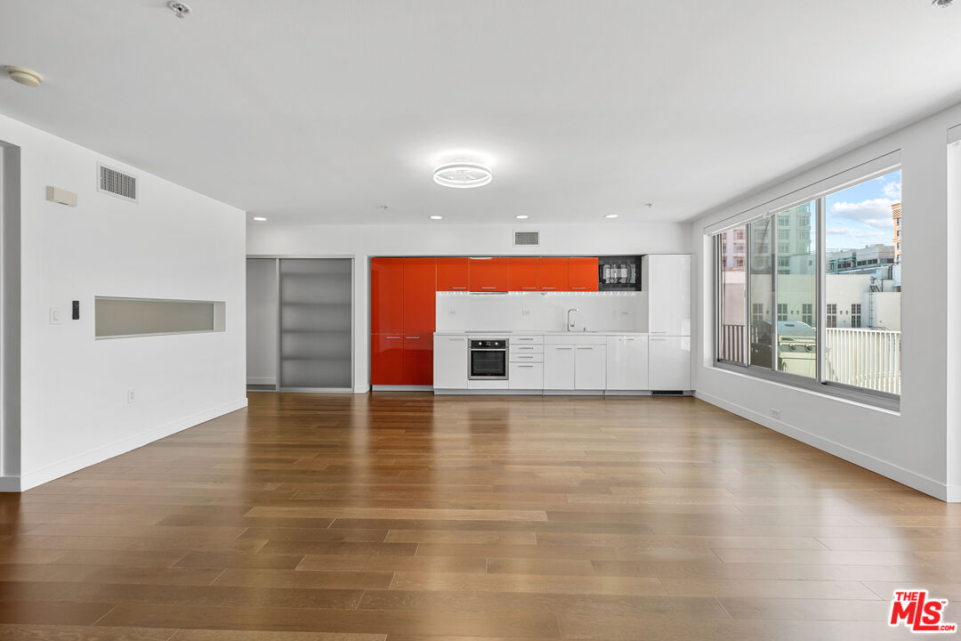901 S Flower St Unit: 703
