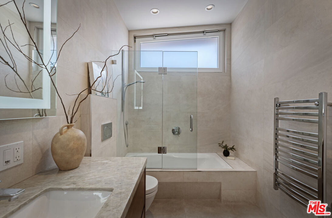 2740 Nichols Canyon Rd