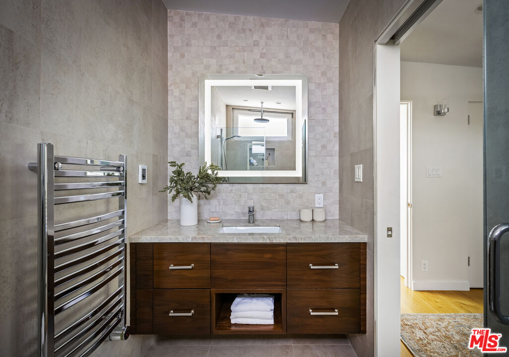 2740 Nichols Canyon Rd