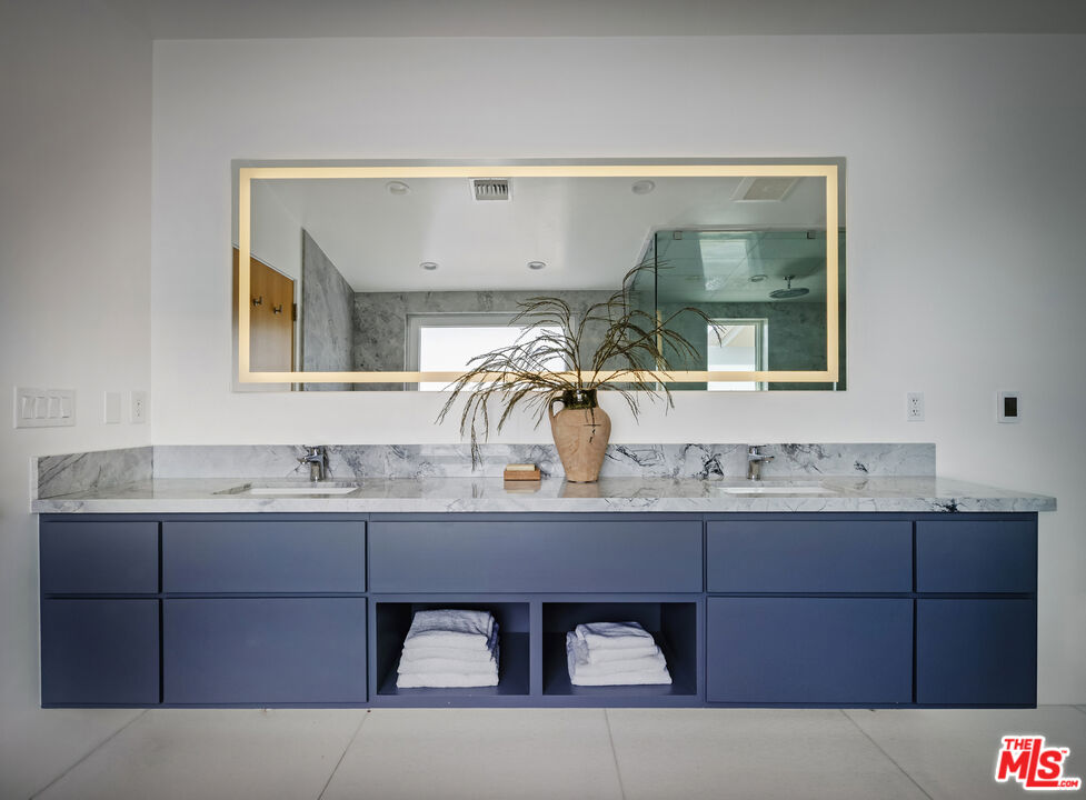 2740 Nichols Canyon Rd