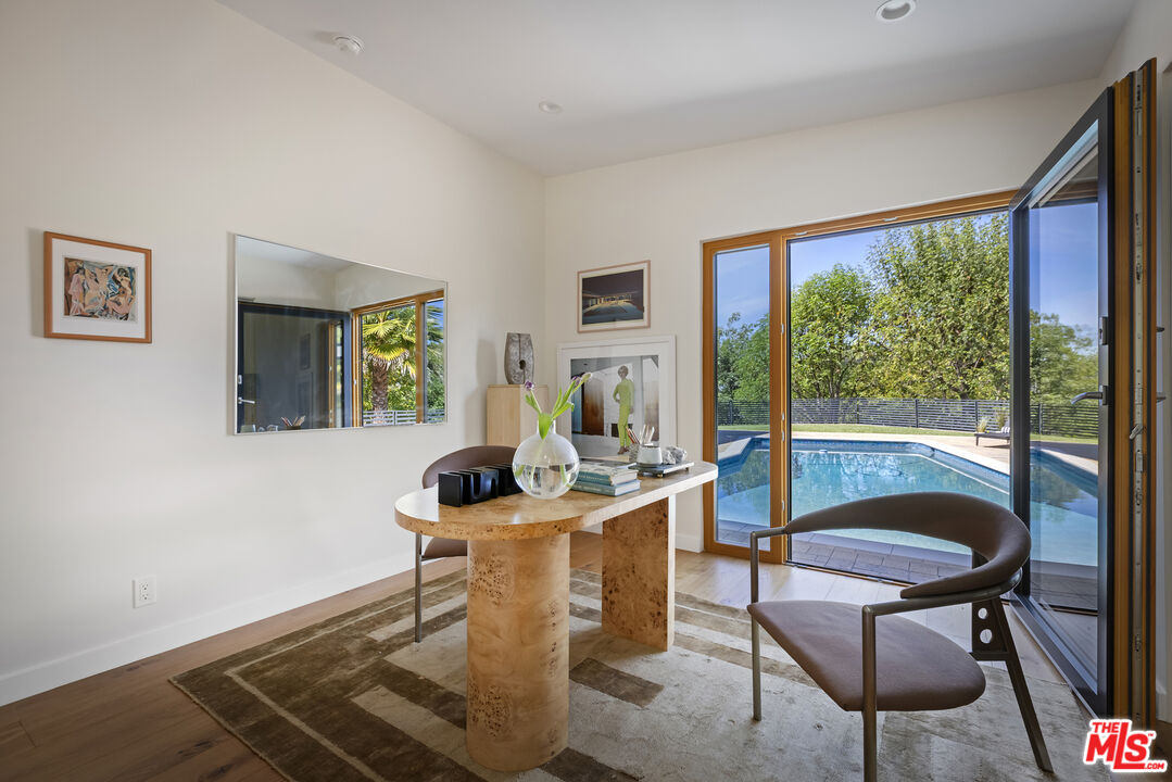 2740 Nichols Canyon Rd