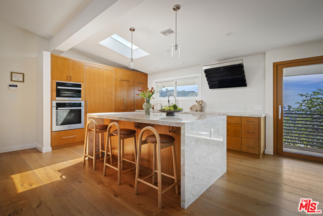 2740 Nichols Canyon Rd