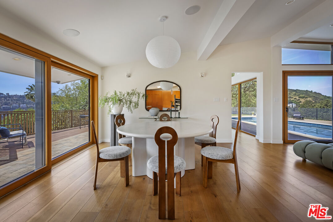 2740 Nichols Canyon Rd