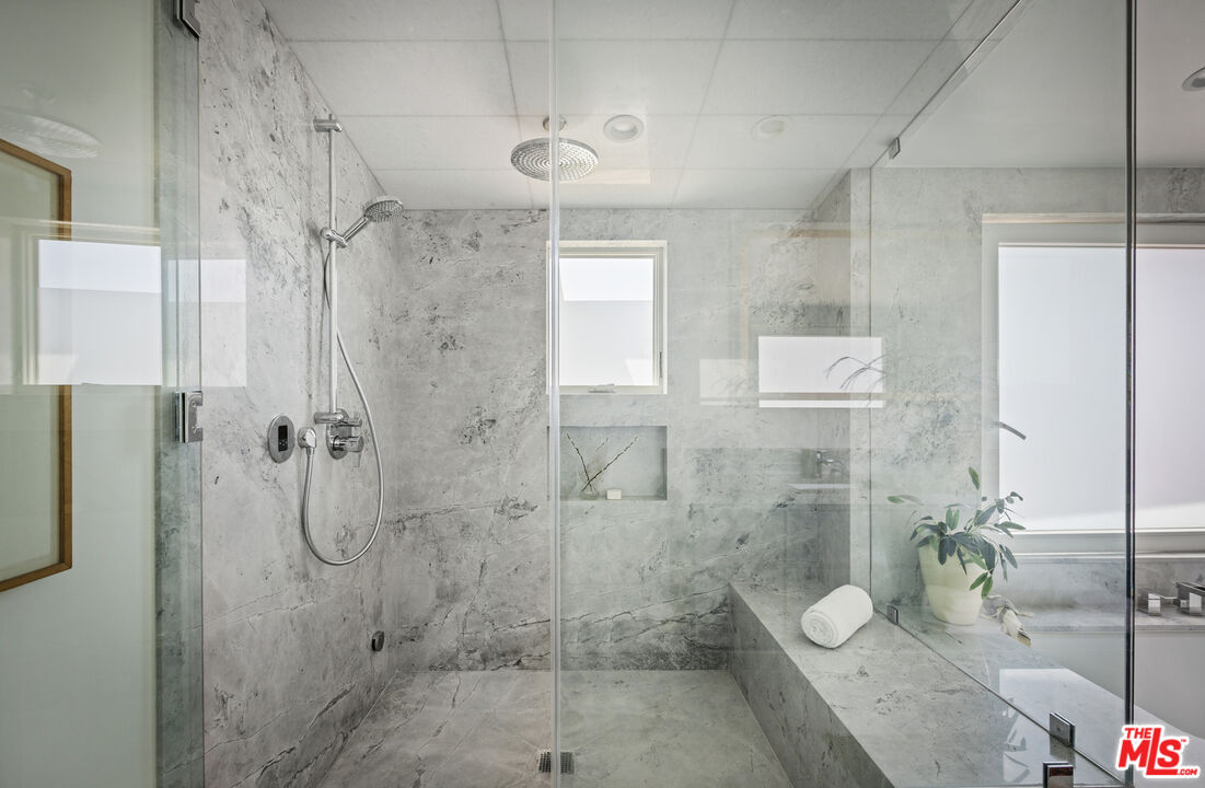 2740 Nichols Canyon Rd