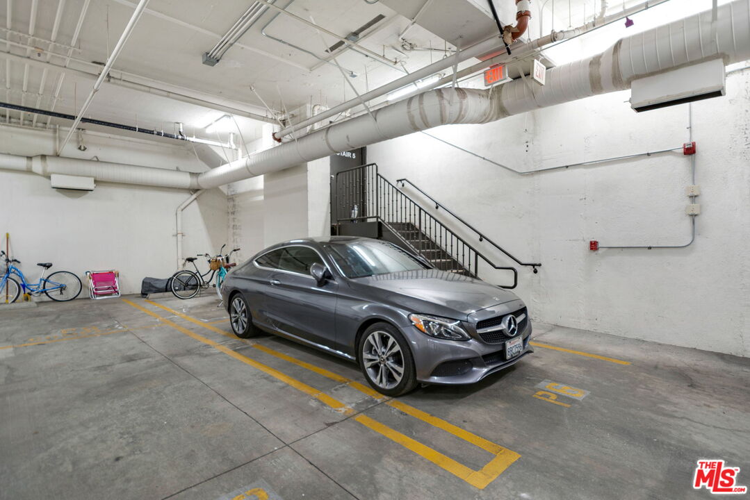 1316 Amherst Ave Unit: 402