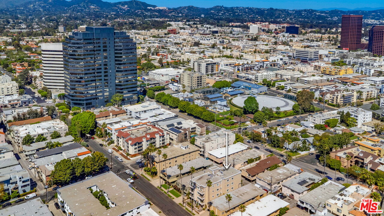 1316 Amherst Ave Unit: 402