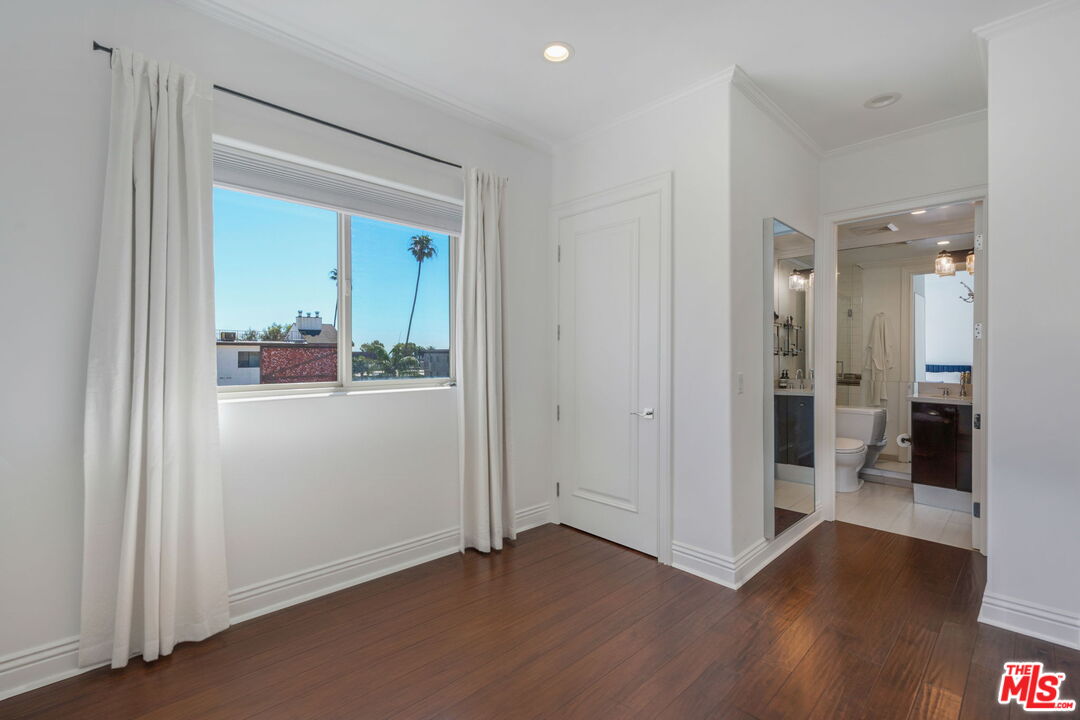 1316 Amherst Ave Unit: 402