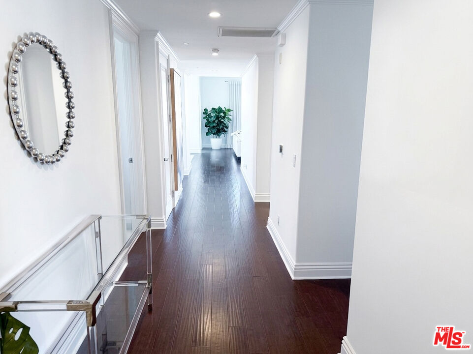 1316 Amherst Ave Unit: 402