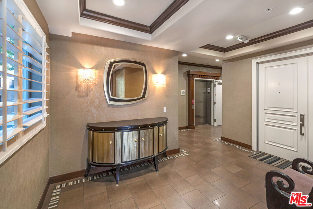 1316 Amherst Ave Unit: 402