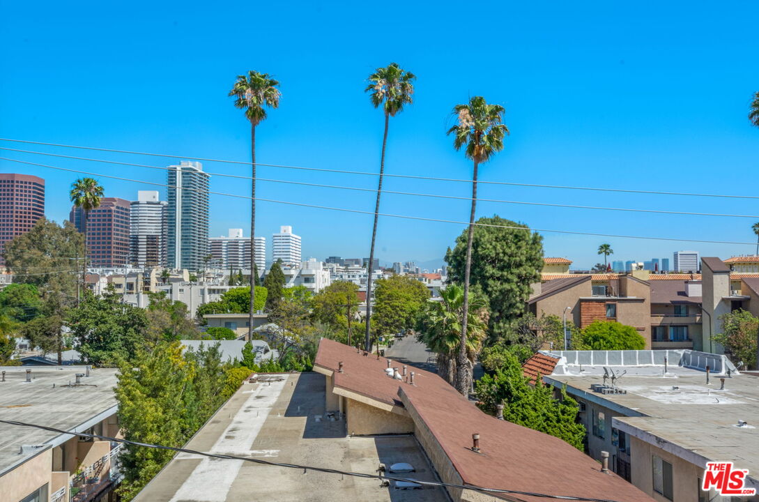 1316 Amherst Ave Unit: 402