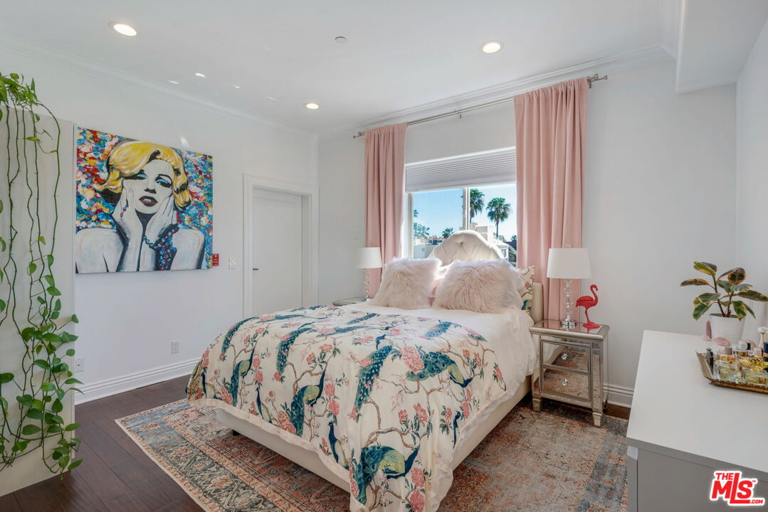 1316 Amherst Ave Unit: 402