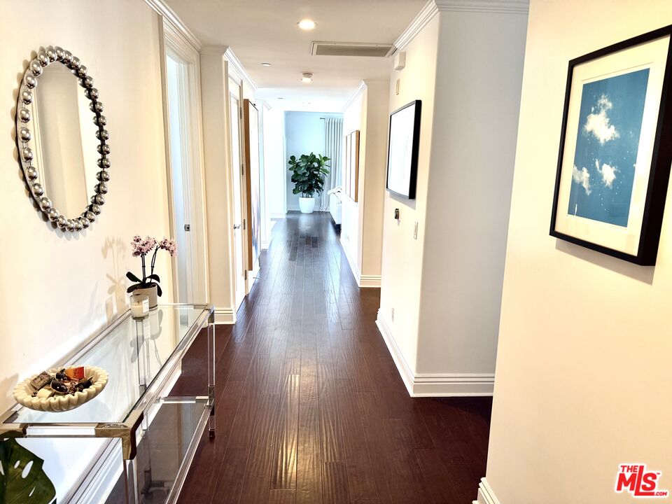 1316 Amherst Ave Unit: 402