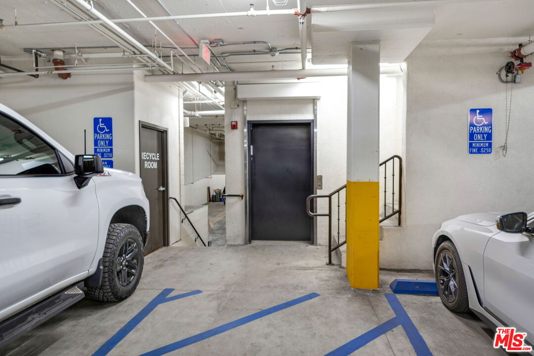 1316 Amherst Ave Unit: 402