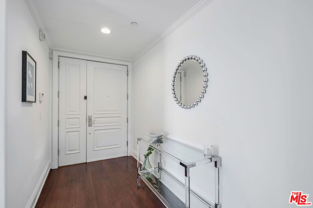 1316 Amherst Ave Unit: 402