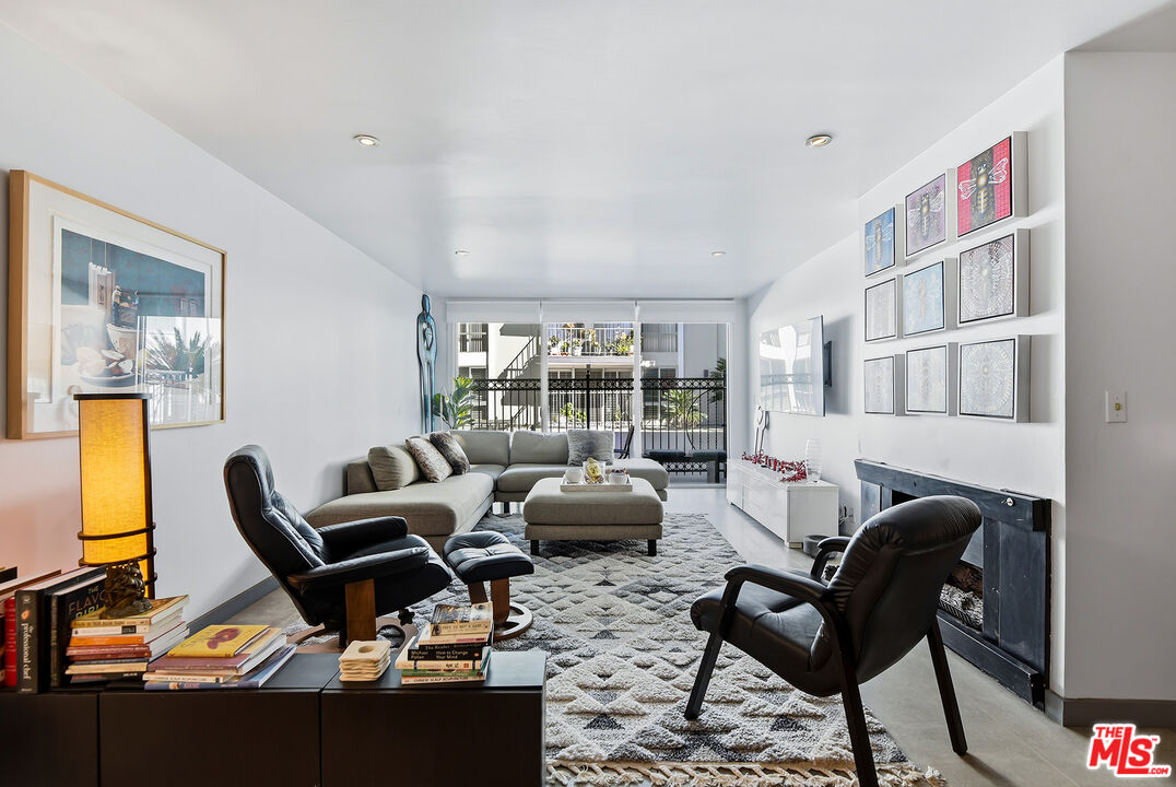 1351 N Crescent Heights Blvd Unit: 116