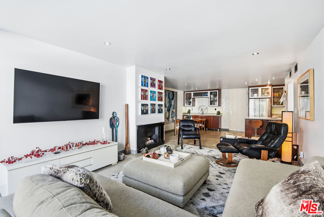 1351 N Crescent Heights Blvd Unit: 116