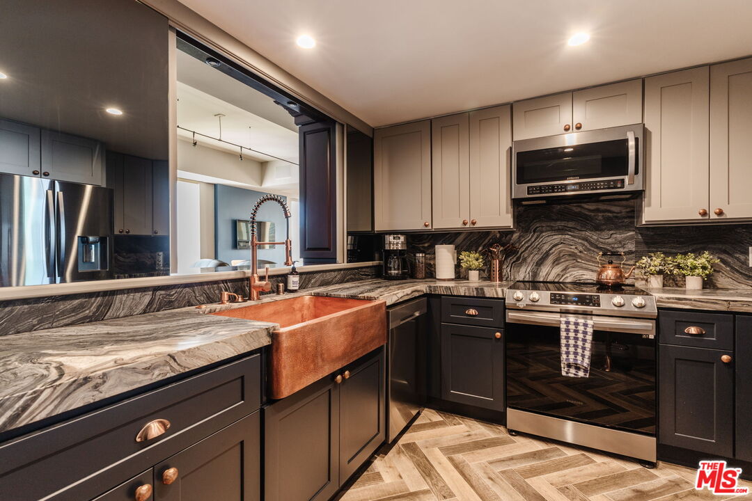 2170 E Century Park Unit: 1805
