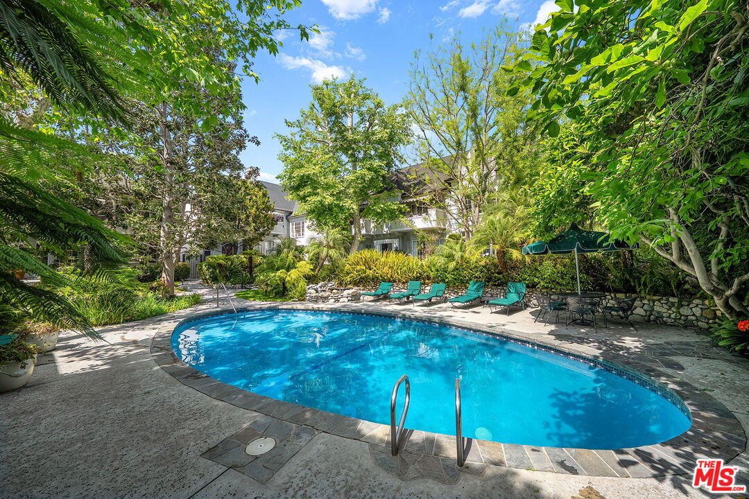 1321 N Hayworth Ave Unit: A