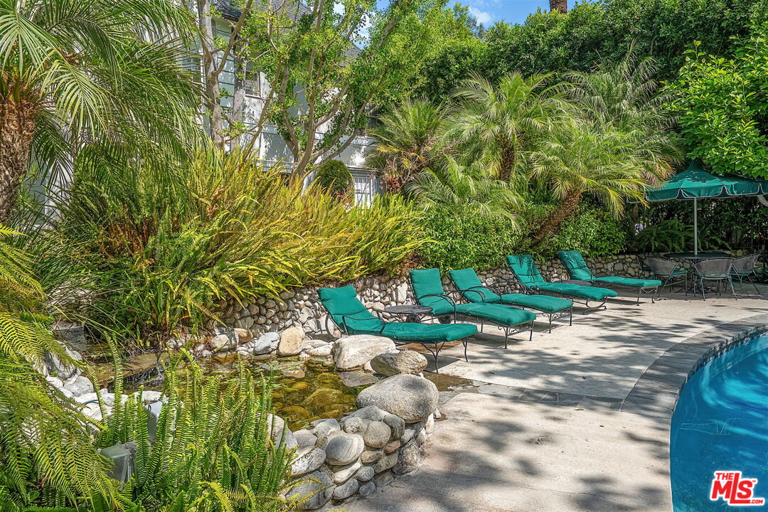 1321 N Hayworth Ave Unit: A