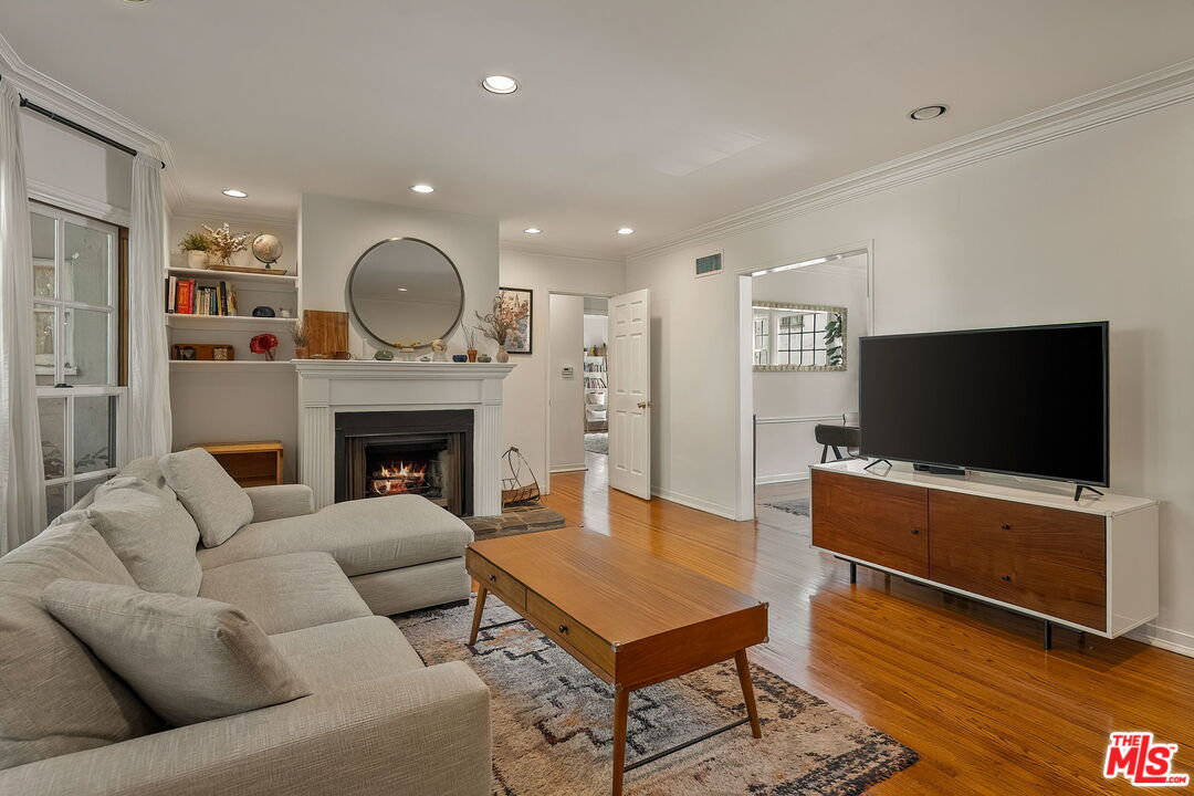 1321 N Hayworth Ave Unit: A