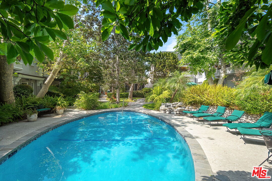 1321 N Hayworth Ave Unit: A