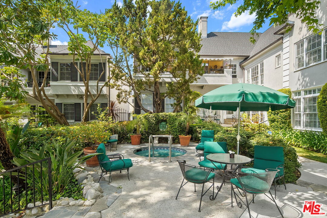 1321 N Hayworth Ave Unit: A