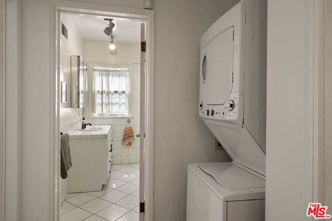 1321 N Hayworth Ave Unit: A