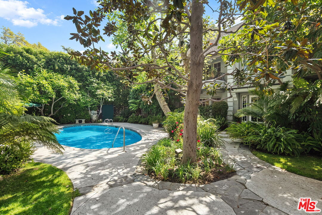 1321 N Hayworth Ave Unit: A