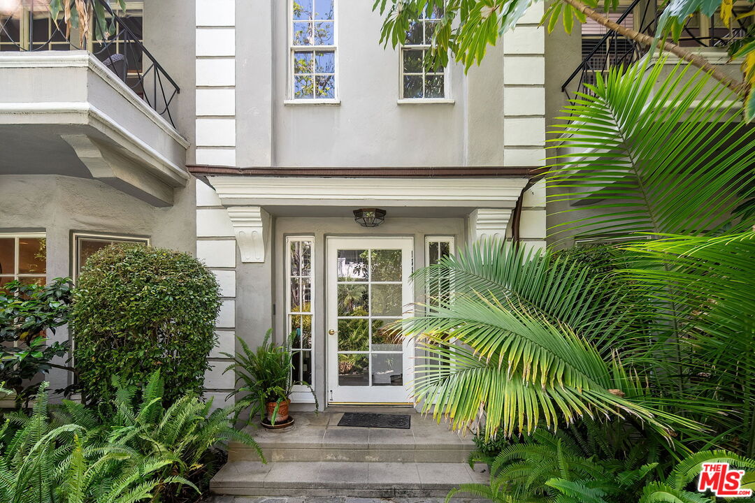 1321 N Hayworth Ave Unit: A