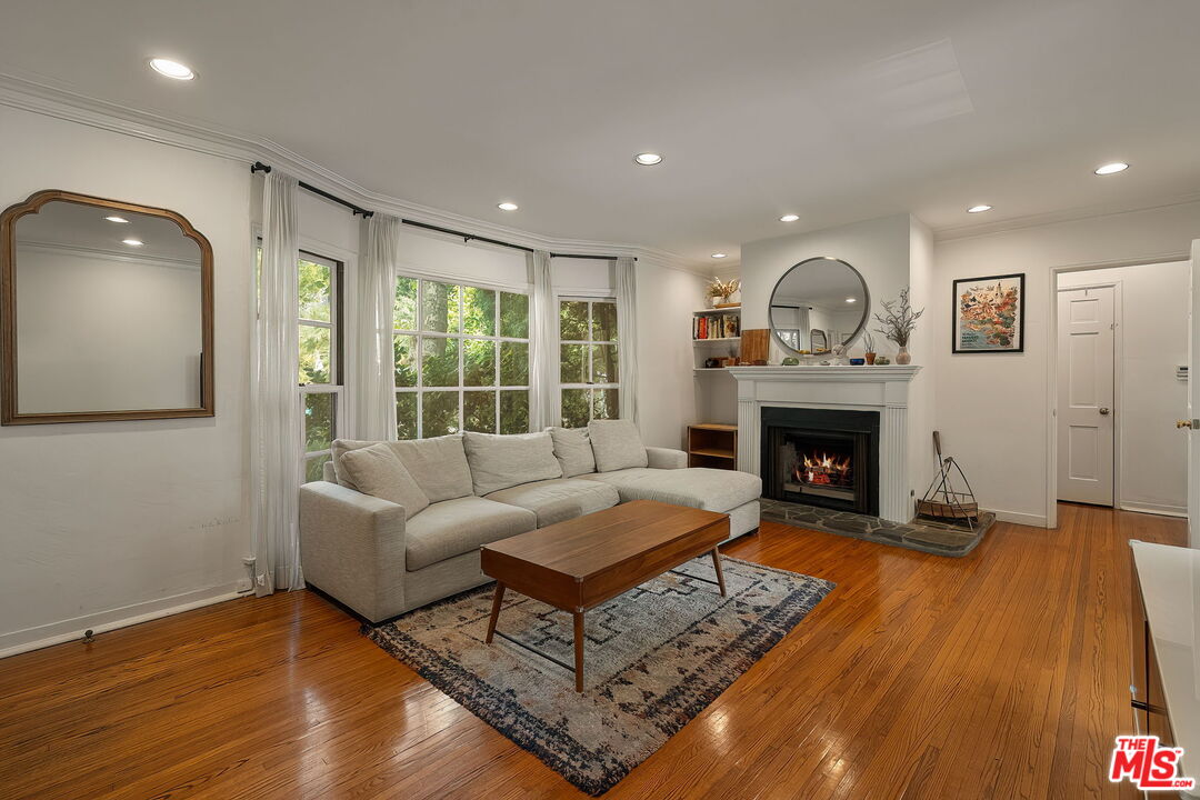 1321 N Hayworth Ave Unit: A