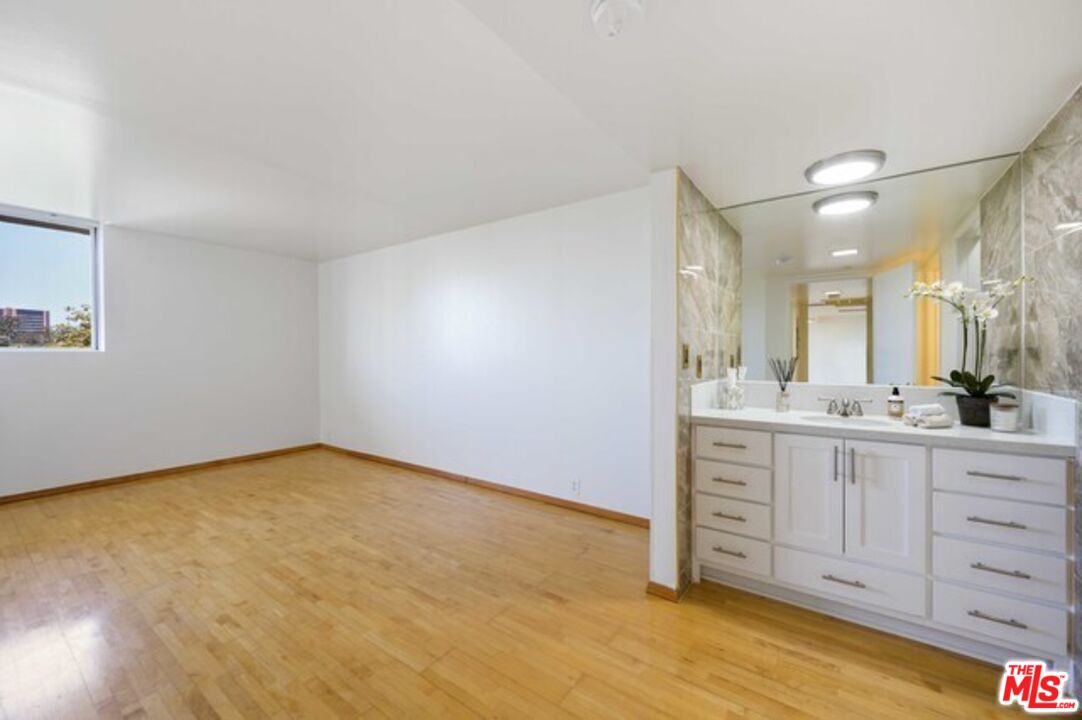 10535 Wilshire Blvd Unit: 1210