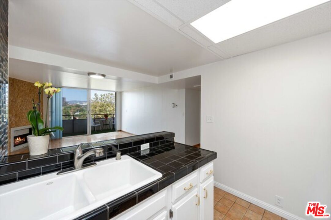 10535 Wilshire Blvd Unit: 1210